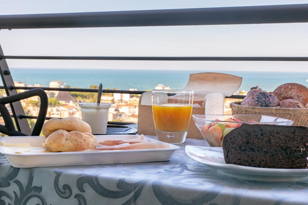 Bellavistarelax Hotell Giulianova Exteriör bild